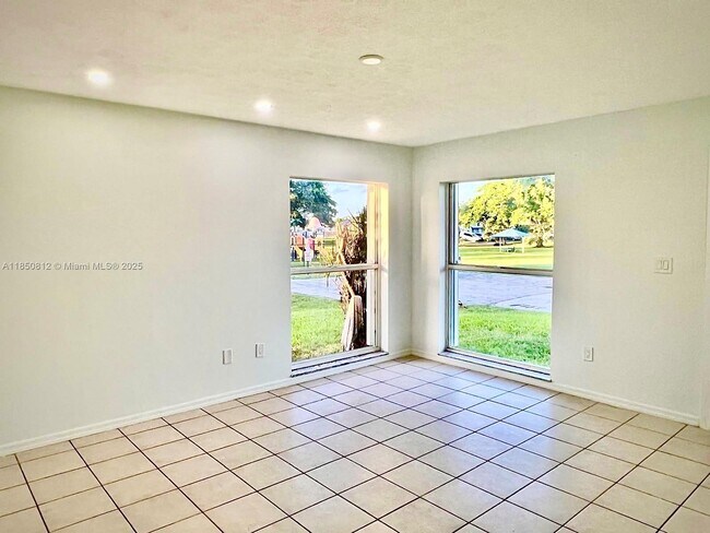 Building Photo - 10361 SW 209th Ln