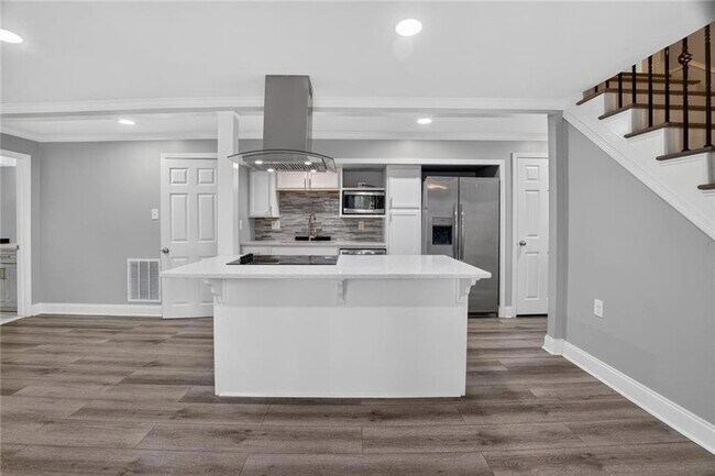 Building Photo - 2982 Northbrook Dr