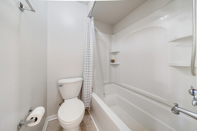 Building Photo - 6553 New Market Way