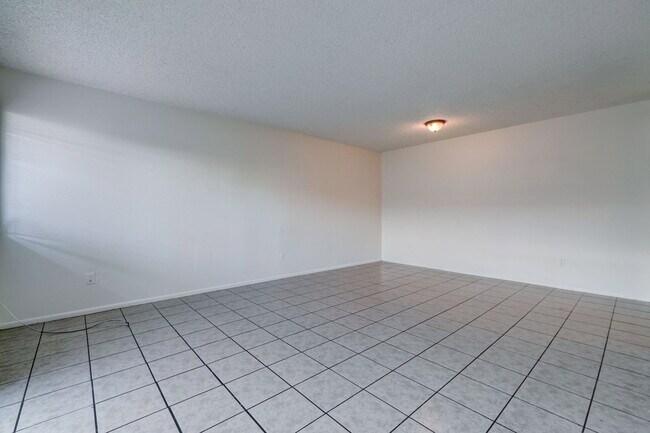 Building Photo - 2696 N 43rd Ave