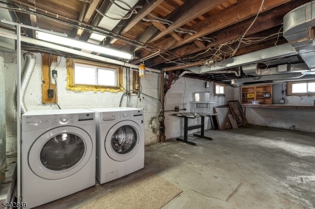 Building Photo - 103 Upper Lakeview Ave