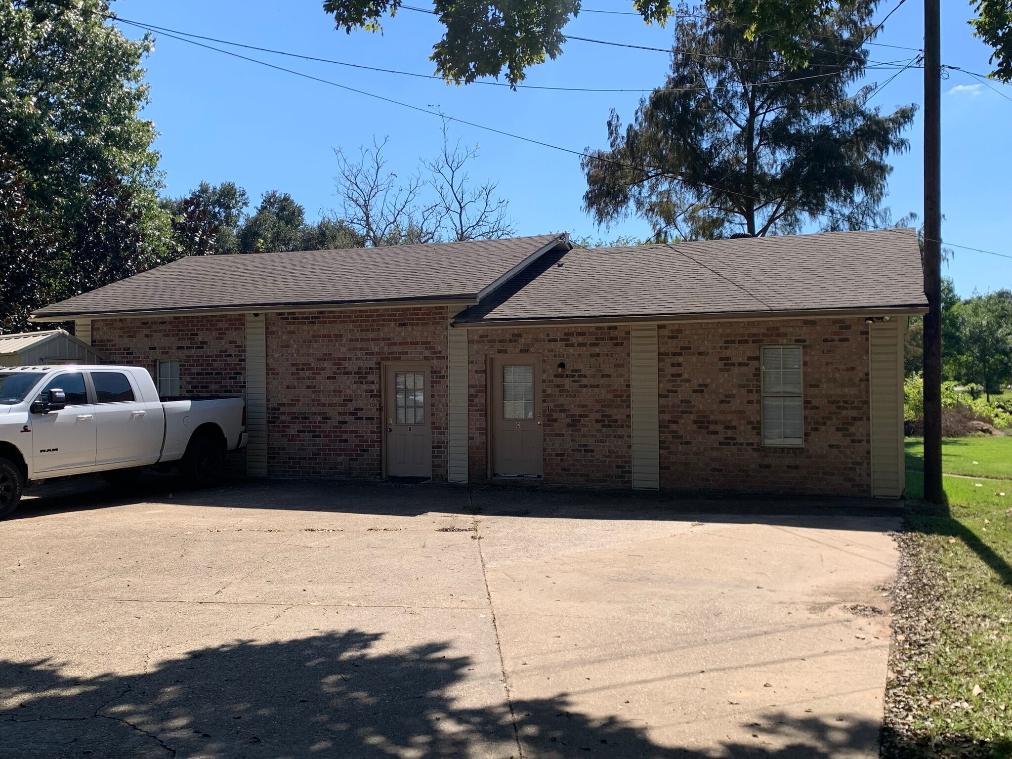 Building Photo - 1704 Horseshoe Dr