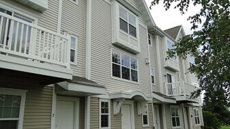 Building Photo - 5 Sabertooth Ln