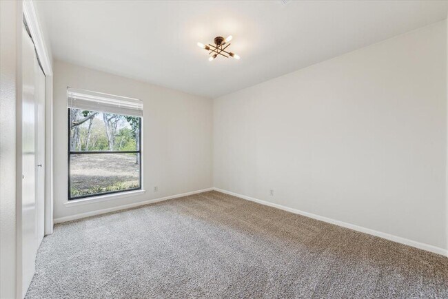 Building Photo - 3609 Peregrine Falcon Dr