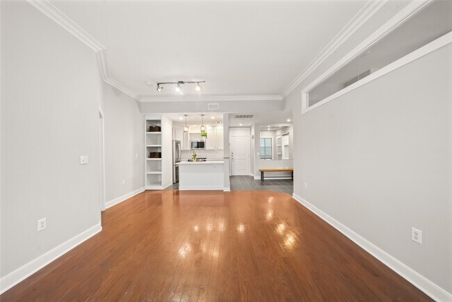 Building Photo - 1010 Rosine St