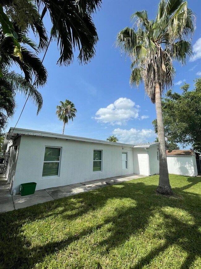 Building Photo - 9740 NW 25th St