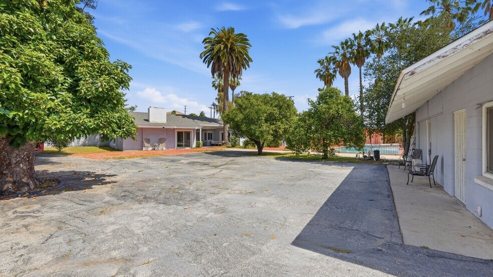 Building Photo - 8647 Corbin Ave