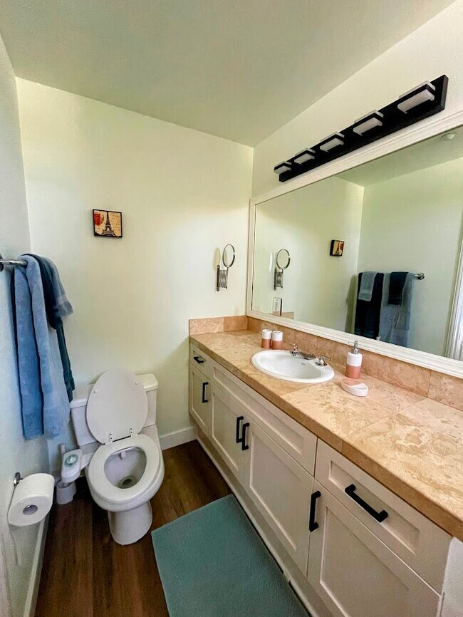 Guest Bathroom - 1513 Berkeley St