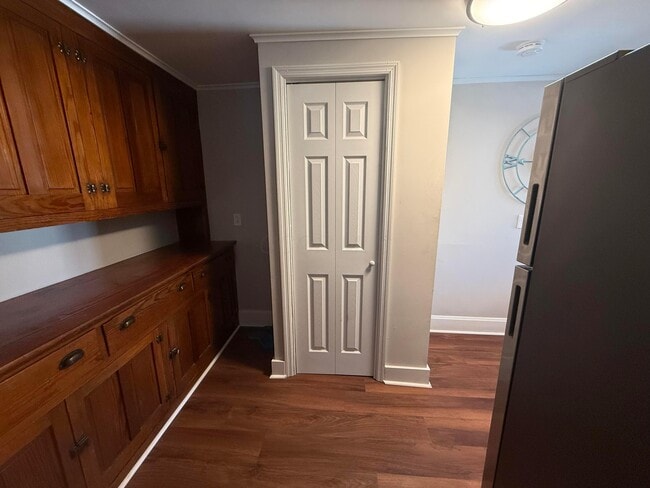 Building Photo - 160 1/2 W Mound St