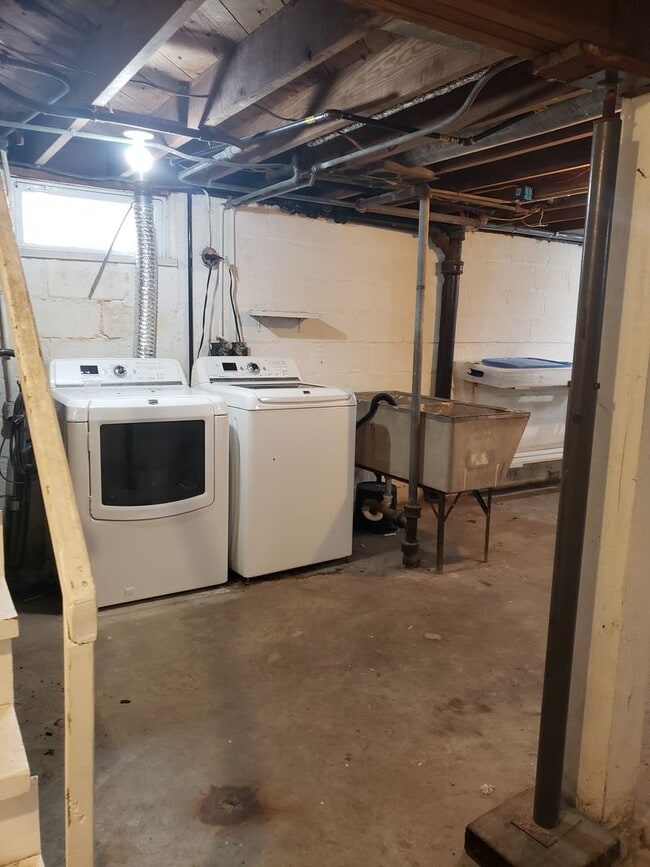 Building Photo - 3 bed 1 bath