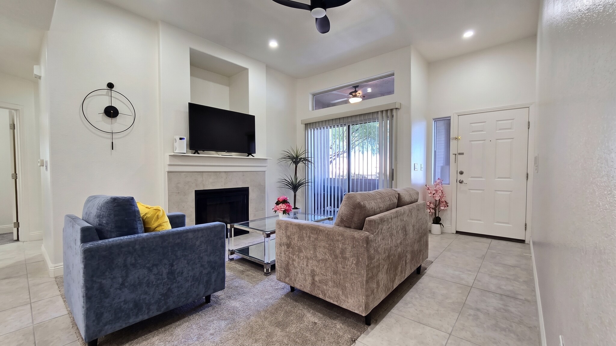 Building Photo - 2305 W Horizon Ridge Pky