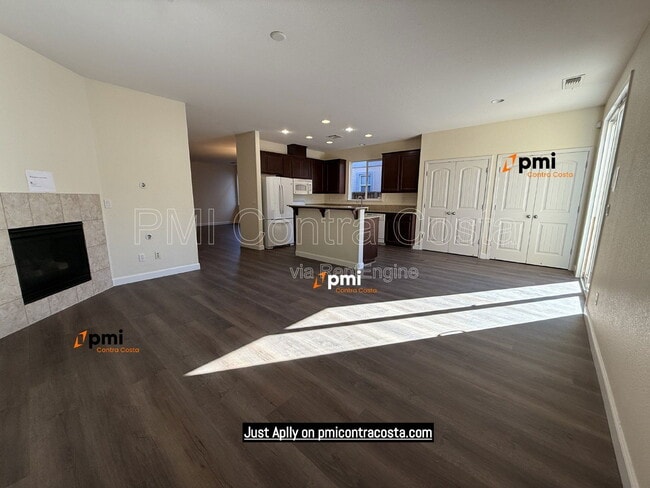 Building Photo - 2486 El Fresco Dr