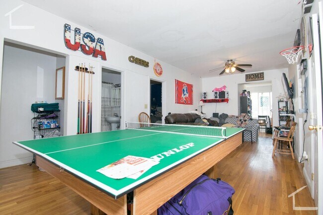 Building Photo - Beautiful apartment/ great value in Bright...