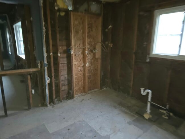 Building Photo - 728 Schirmeyer St
