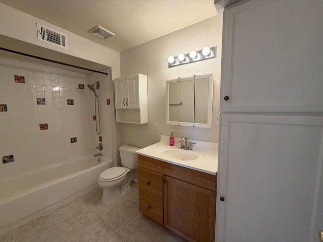 Building Photo - 5812 Brahma Dr NW