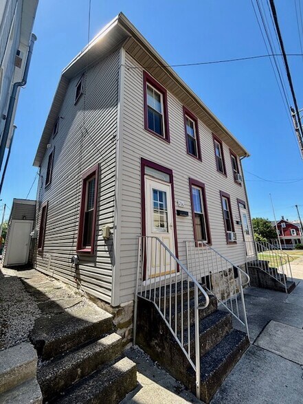 Building Photo - 236 W Middle St