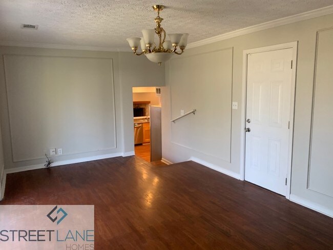 Building Photo - Charming 3 Bedroom in Columbus!