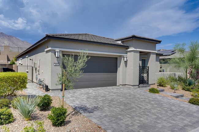 Building Photo - BEAUTIFULLY FULLY FURNISHED 4 BEDROOM 3.5 ...