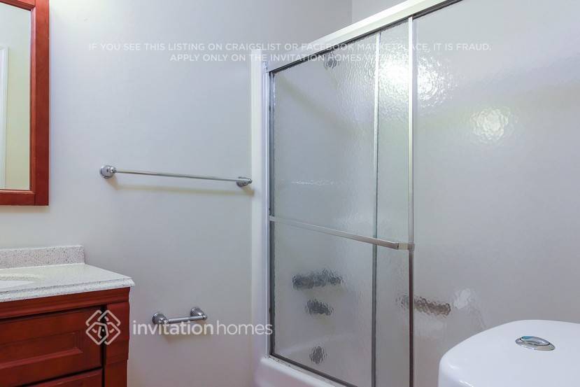 Building Photo - 7711 SW 6th Ct