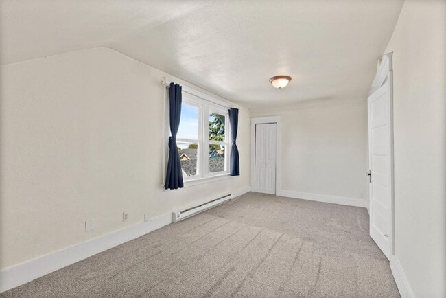 Building Photo - Spacious 3-Bed Tacoma Home w/ Office, A/C,...