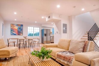 Building Photo - 2327 Langdale Ave