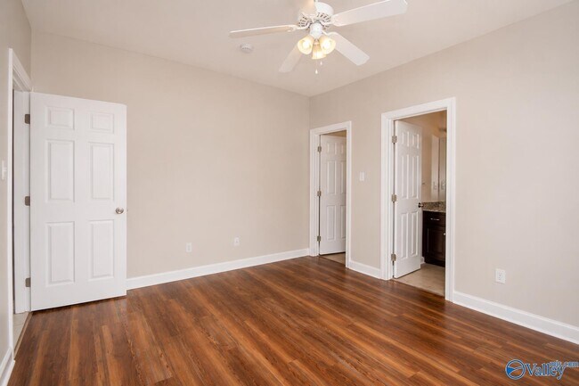 Building Photo - 103 Tudor Pl