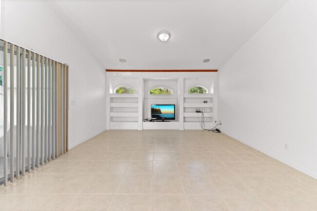 Building Photo - 681 SW Saragossa Ave