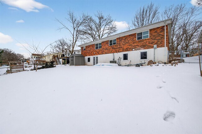 Building Photo - 1203 Dorne Dr