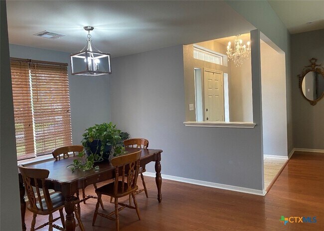 Building Photo - 5704 Meadow Wood Dr