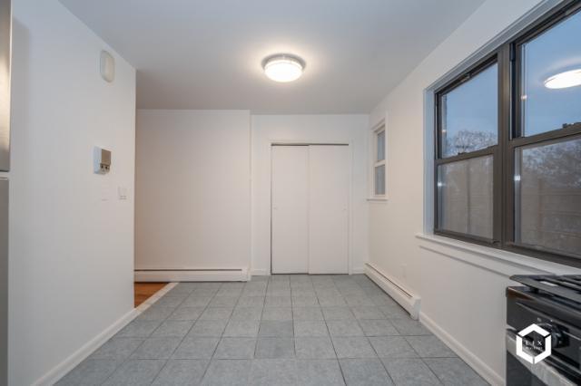 Building Photo - 3 bedroom in Brooklyn NY 11230