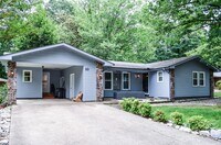Building Photo - West Gate Area Home | Home | Unfurnished