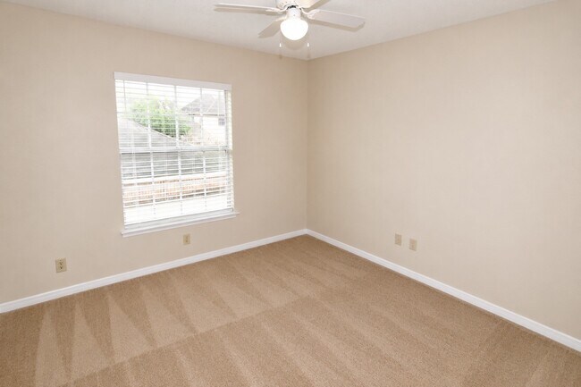 Building Photo - 3331 Oak Branch Ln