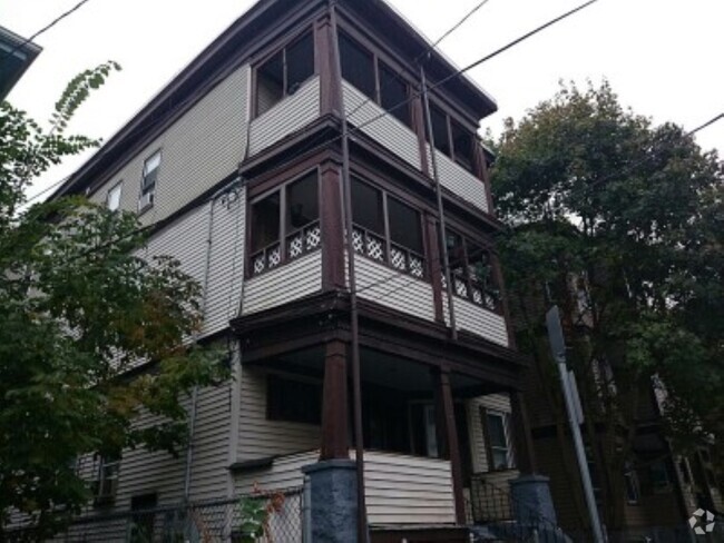 Building Photo - 46 Wildwood St
