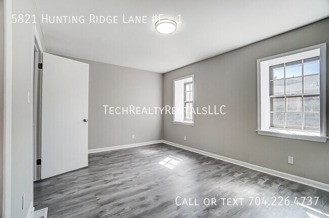 Building Photo - 5821 Hunting Ridge Ln