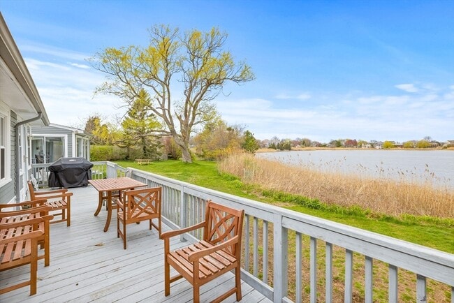 Building Photo - 4 Wianno Way