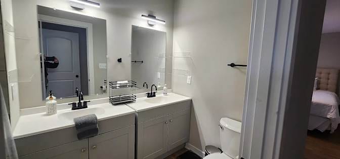 Building Photo - 432 Sanders St