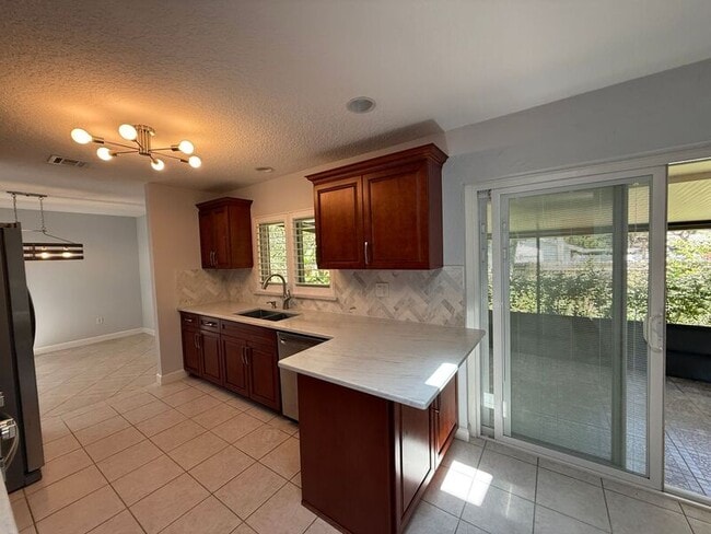 Building Photo - 104 Hatfield Ct
