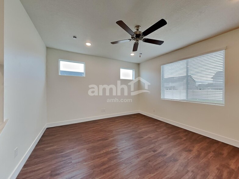 Building Photo - 10091 W Raleigh St