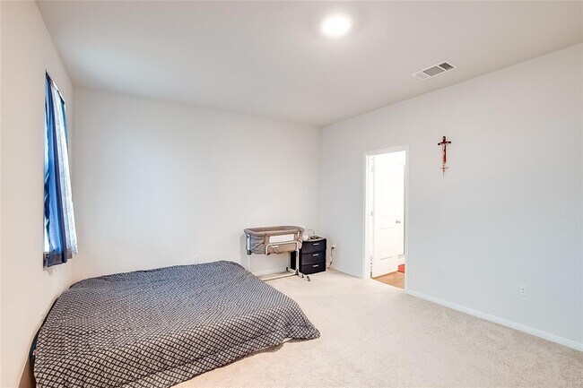 Building Photo - 908 Vogel Dr