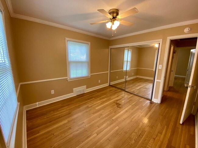 Building Photo - {6832} Prairie Village Ranch + Perfect Location + Updated + Fenced Yard