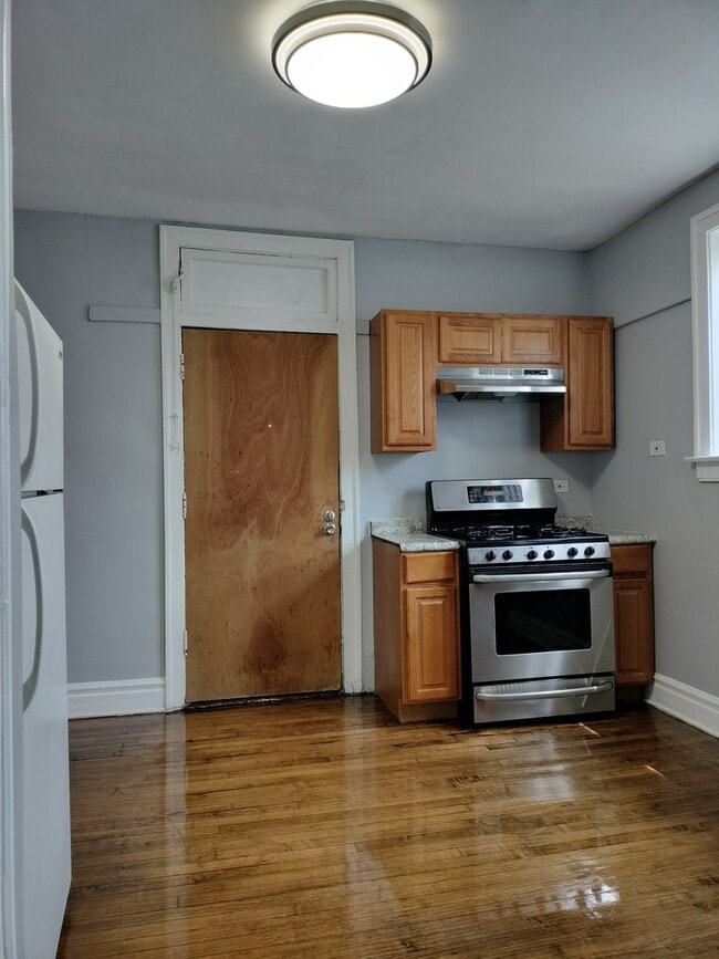 Building Photo - 1741 W 80th St
