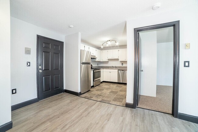 Building Photo - 80 Stanton St