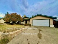 Building Photo - 280 Markham Ave