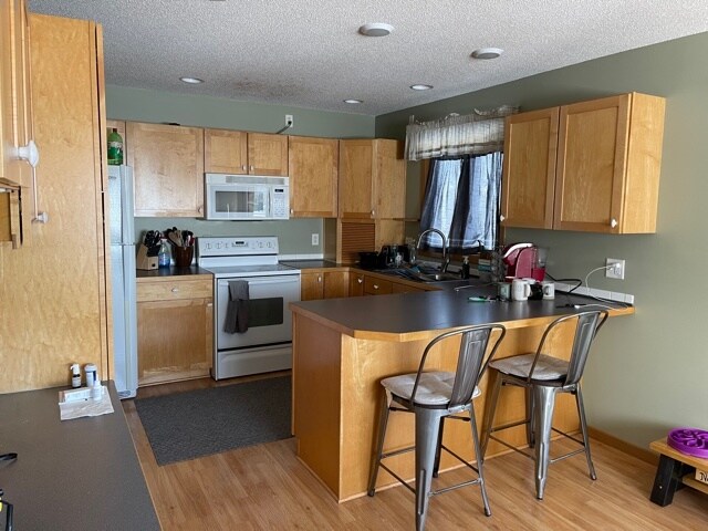 Building Photo - 413 Lilac Ln