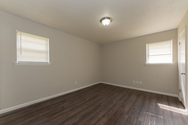 Building Photo - Hot Listing in Athens – 4 Beds, Granite Counters & More!