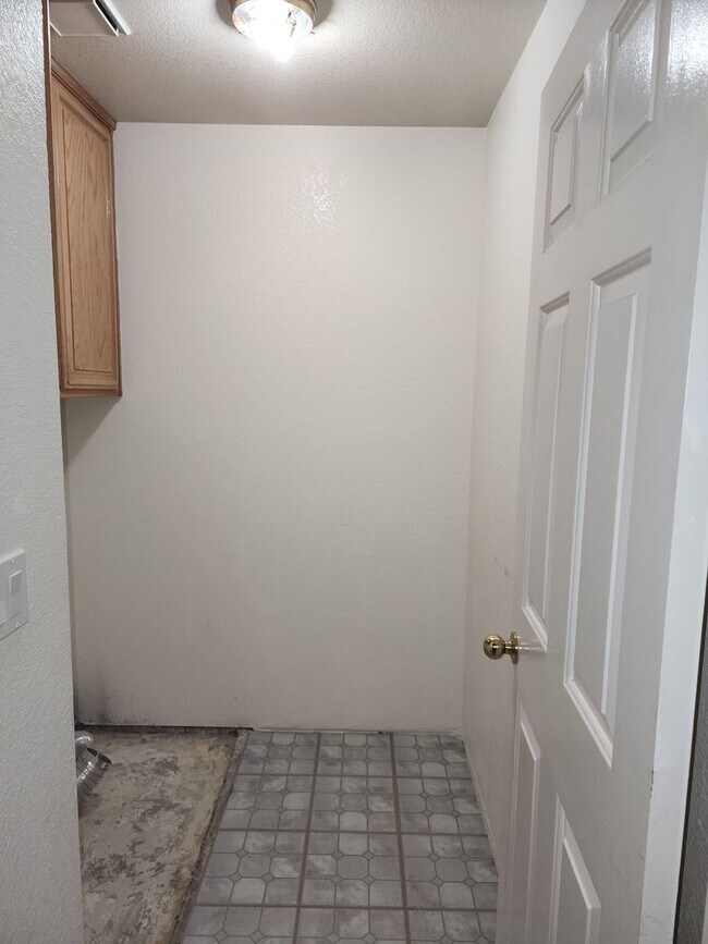 Building Photo - 1609 Cashmere Dr