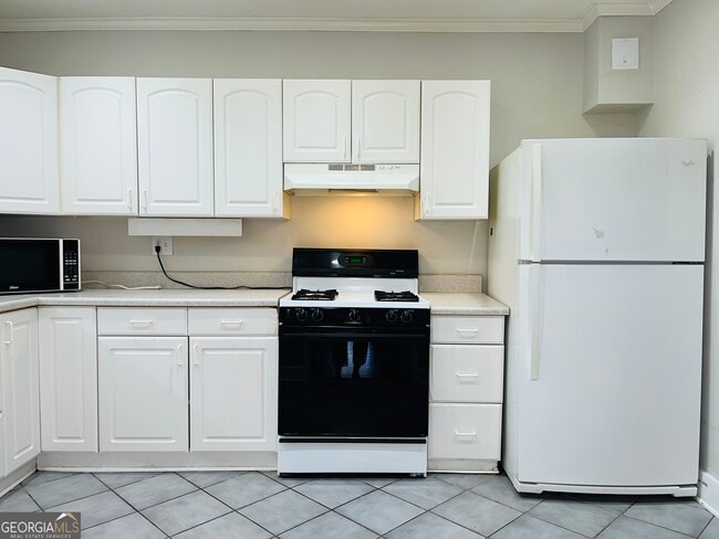 Building Photo - 613 N Greenwood St