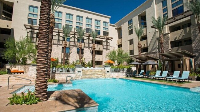 Building Photo - 2625 E Camelback Rd