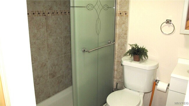 Building Photo - 4723 Tuscarora Rd