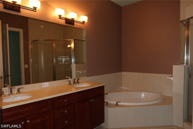 Building Photo - 7168 Lemuria Cir